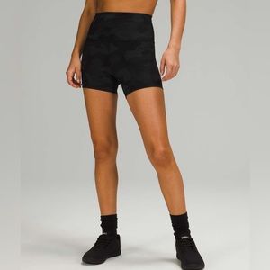 Lululemon Wunder Train High Rise Shorts 4” Size 4
